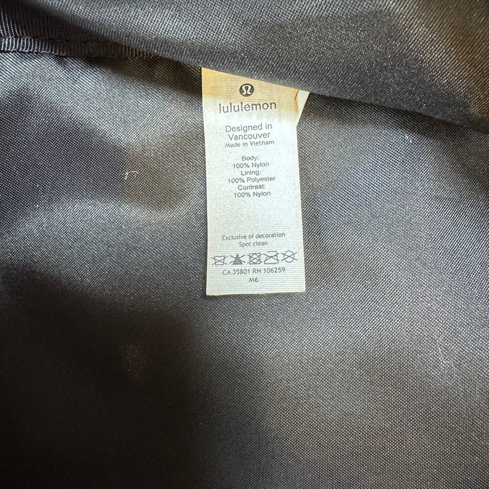 Lululemon Assert 30L Backpack Black Nylon Travel Gym Laptop Bag Mindbody - Picture 4 of 12